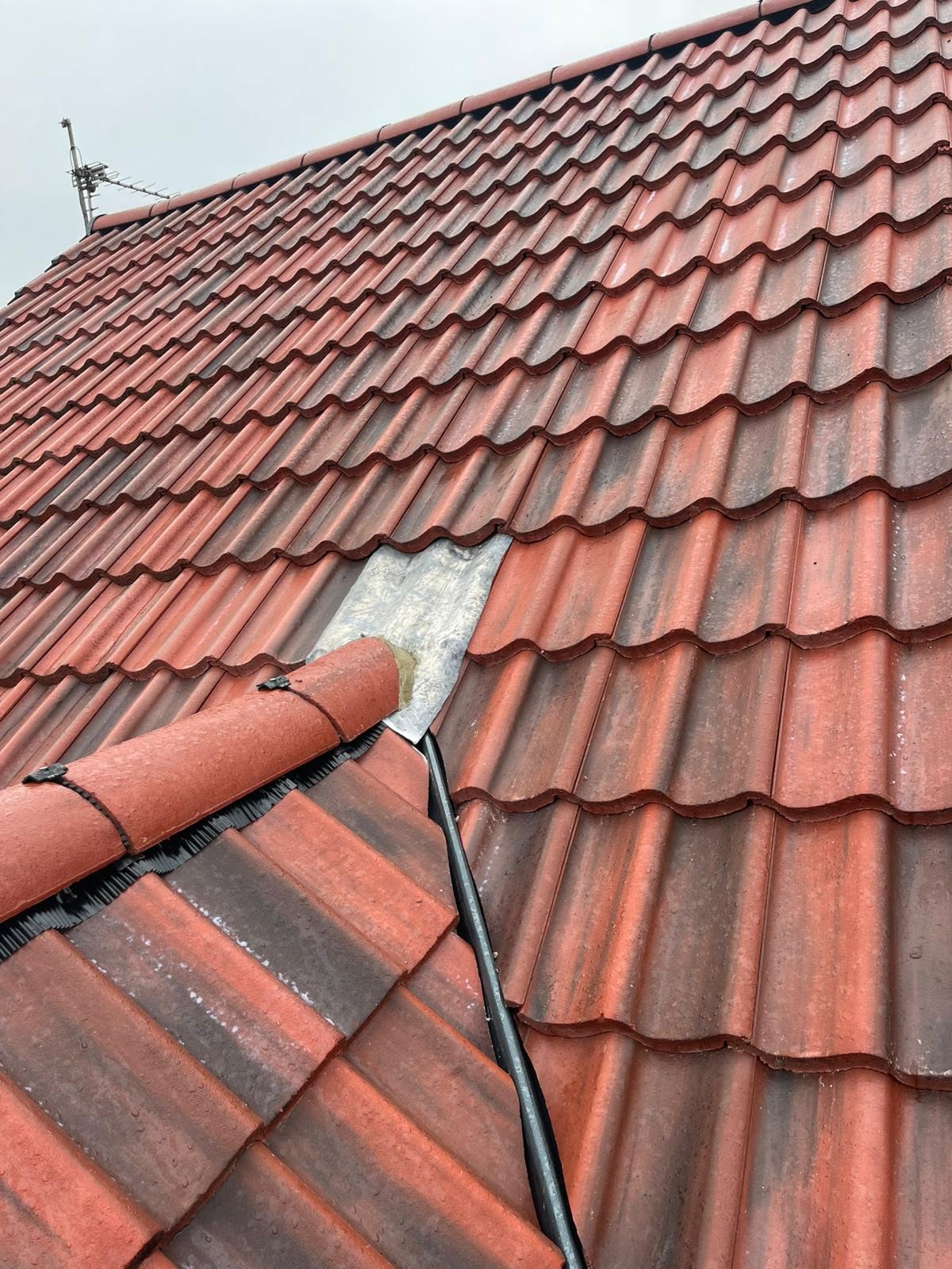 Ridge tiles re-fixed following storm